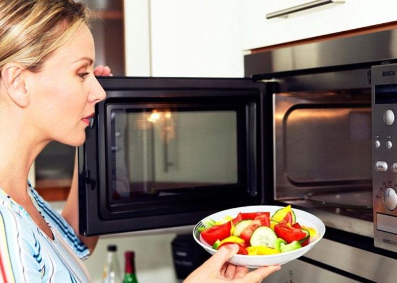 lưu ý khi sử dụng lò vi sóng 