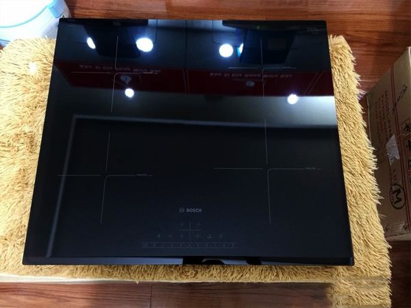 Tổng quan bếp từ PIE631BBE