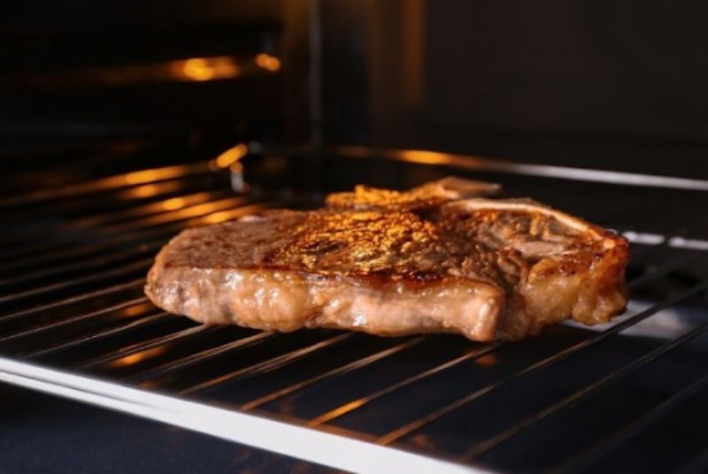 Làm nóng lò nướng trước khi nướng ở nhiệt độ 100 độ C trong 5 phút