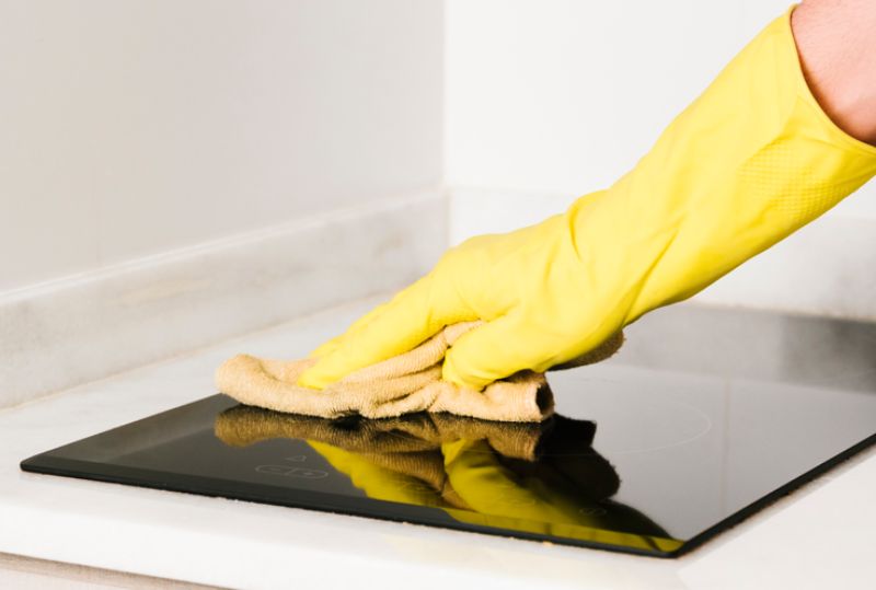 Vệ sinh bếp từ đôi đúng cách để kéo dài tuổi thọ